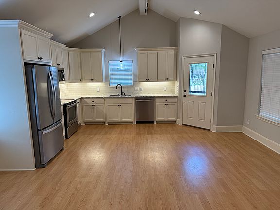 5th image of 424 Brentwood Dr
