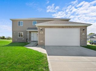 5031 W Hawk Ln, Monee, IL 60449
