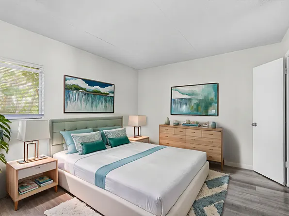 The Lakeside at 2315