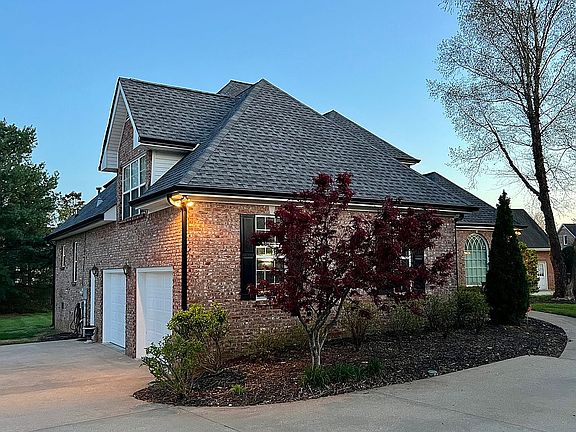 2nd image of 253 Avignon Way