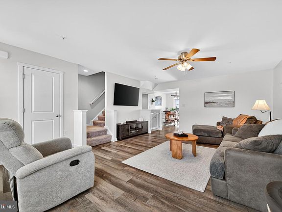 5th image of 71 Carnes Way