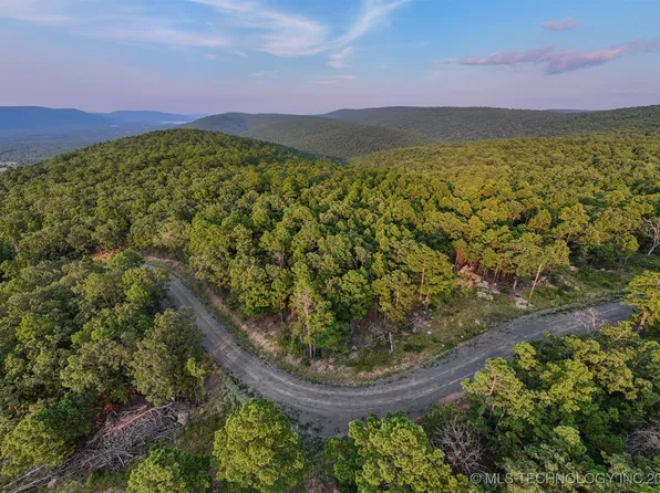 6 Moonshine Dr, Clayton, OK 74536