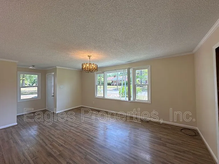 605 S Oleander Ave #B — Photo 4