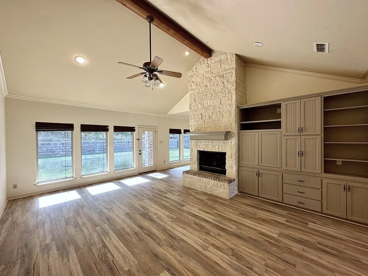 Building Photo - 626 Huntwick Ln