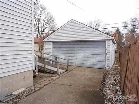 2nd image of 15546 Thomas Ave