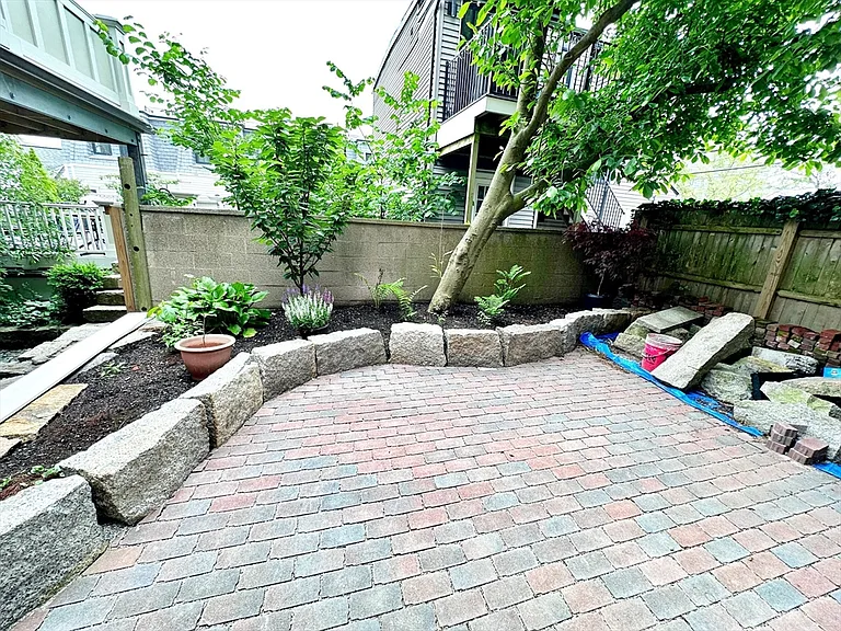 420 Sumner St #1 — Photo 12
