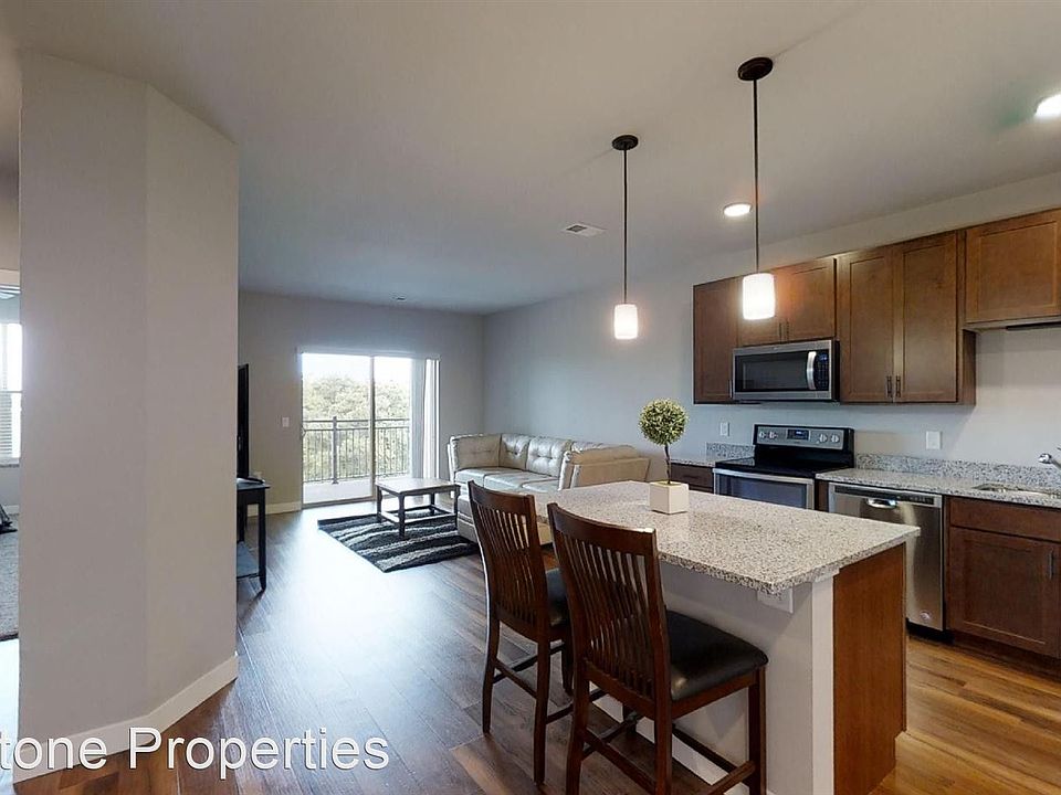 1st image of 4721 Farwell St #303