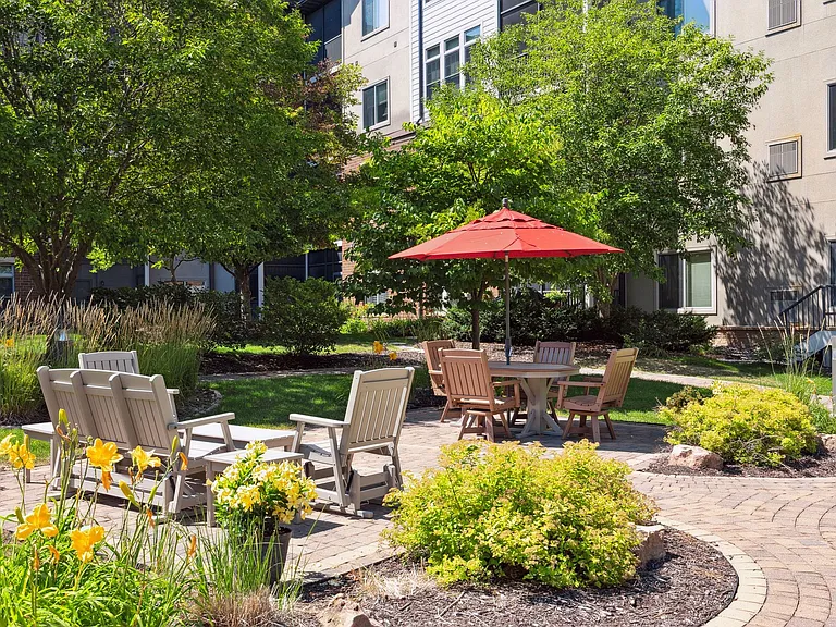 COMMUNITY PATIO