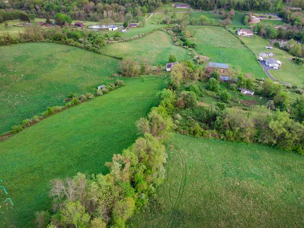 9 Pond Ln, Burgettstown, PA 15021