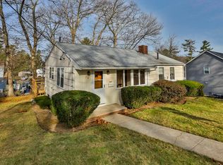 26 Lockwood Rd, Lynnfield, MA 01940