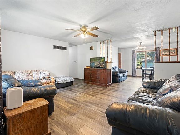 5th image of 816 Vine St
