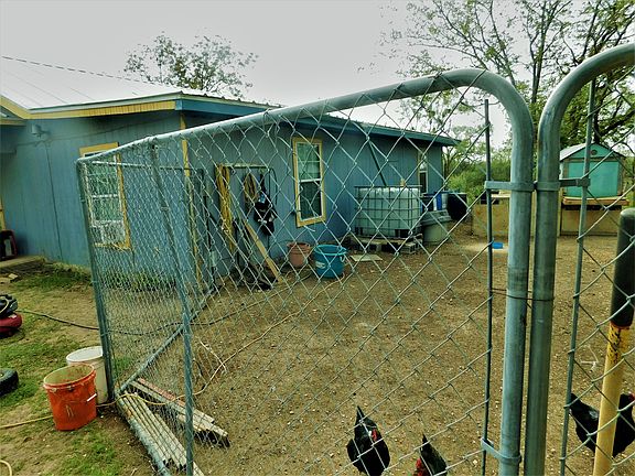 3rd image of 12212 Us Highway 83 N