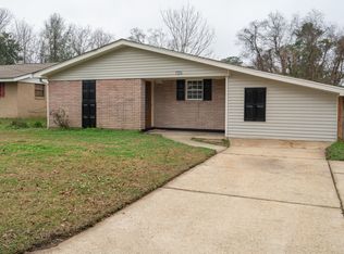 725 Carter Dr, Gulfport, MS 39507