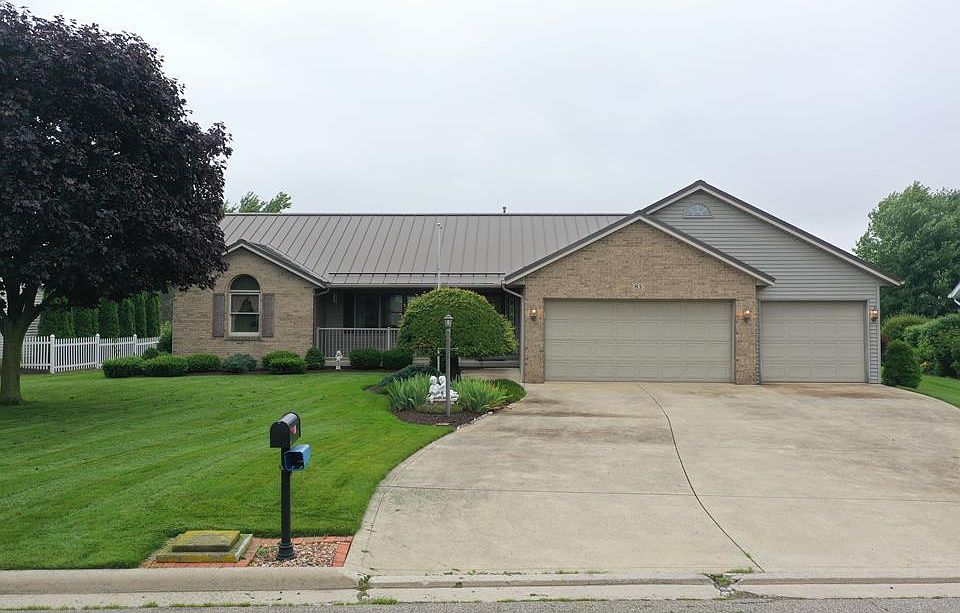 1st image of 83 Renfrew Dr