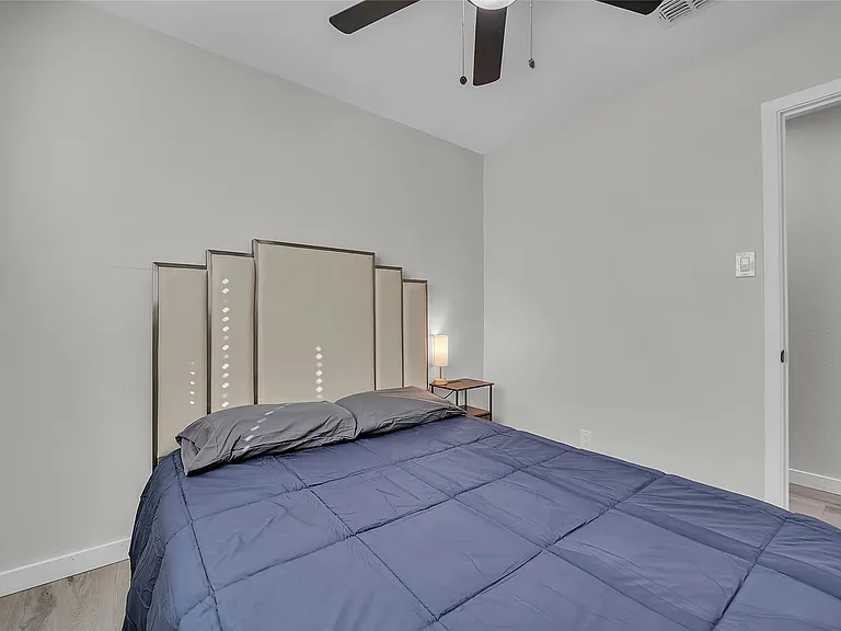 3400 Laguna Dr — Photo 21