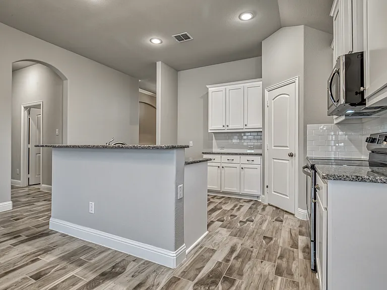207 Gardenia Dr — Photo 6