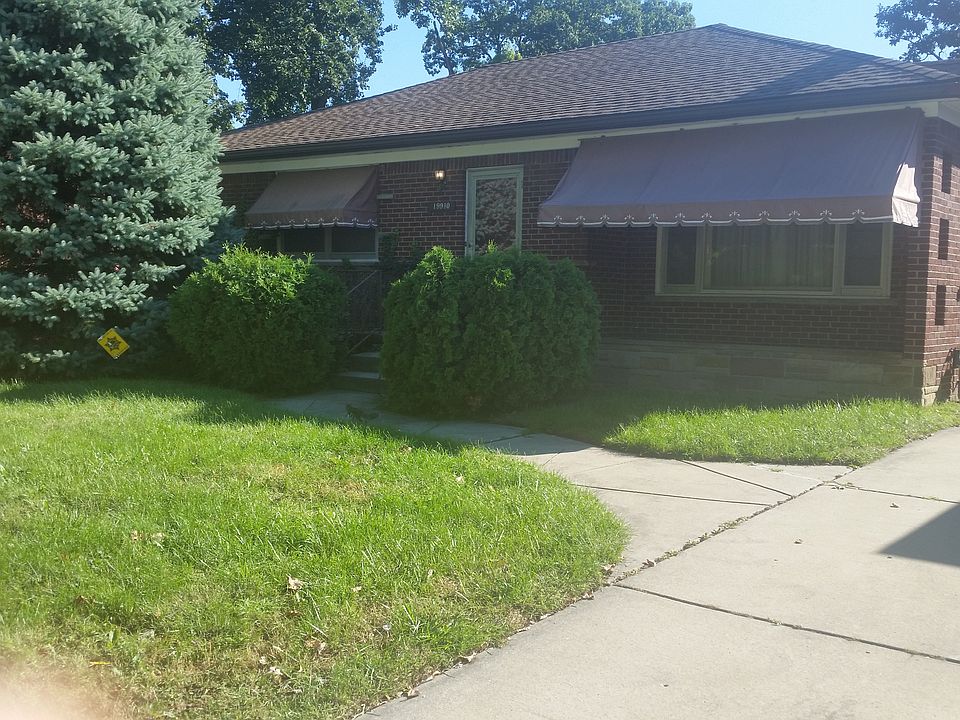2nd image of 19910 Lauder St