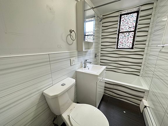 4th image of 26 Gifford Ave #21E