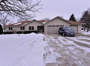 8606 12th Pl, Kenosha, WI 53144