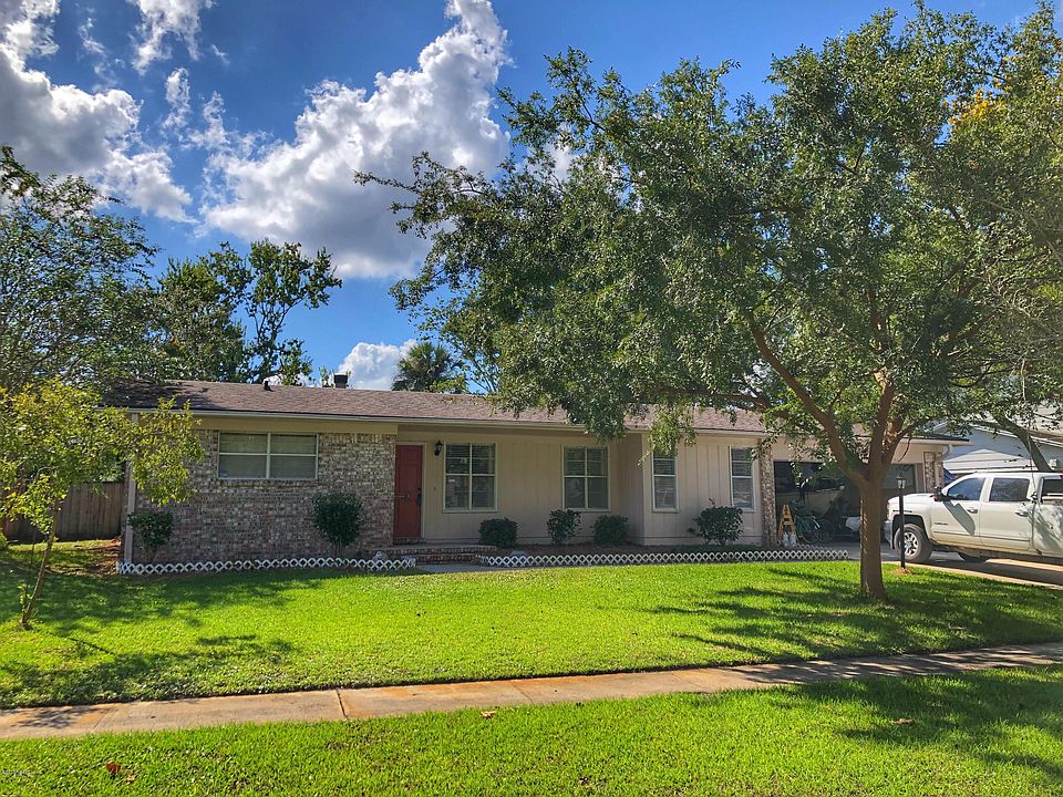 2nd image of 8824 Yorkshire Ct