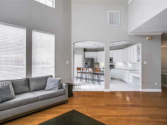 4th image of 4416 Burnhill Dr