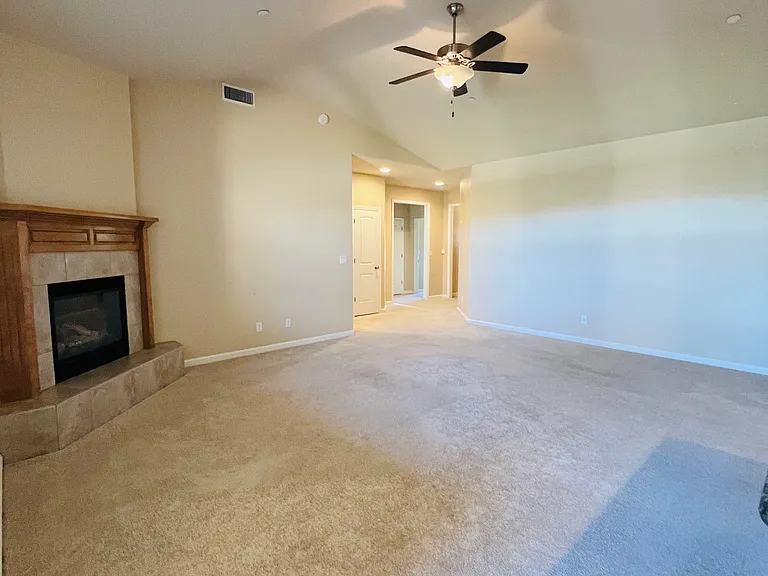 2953 Bancroft Dr — Photo 5