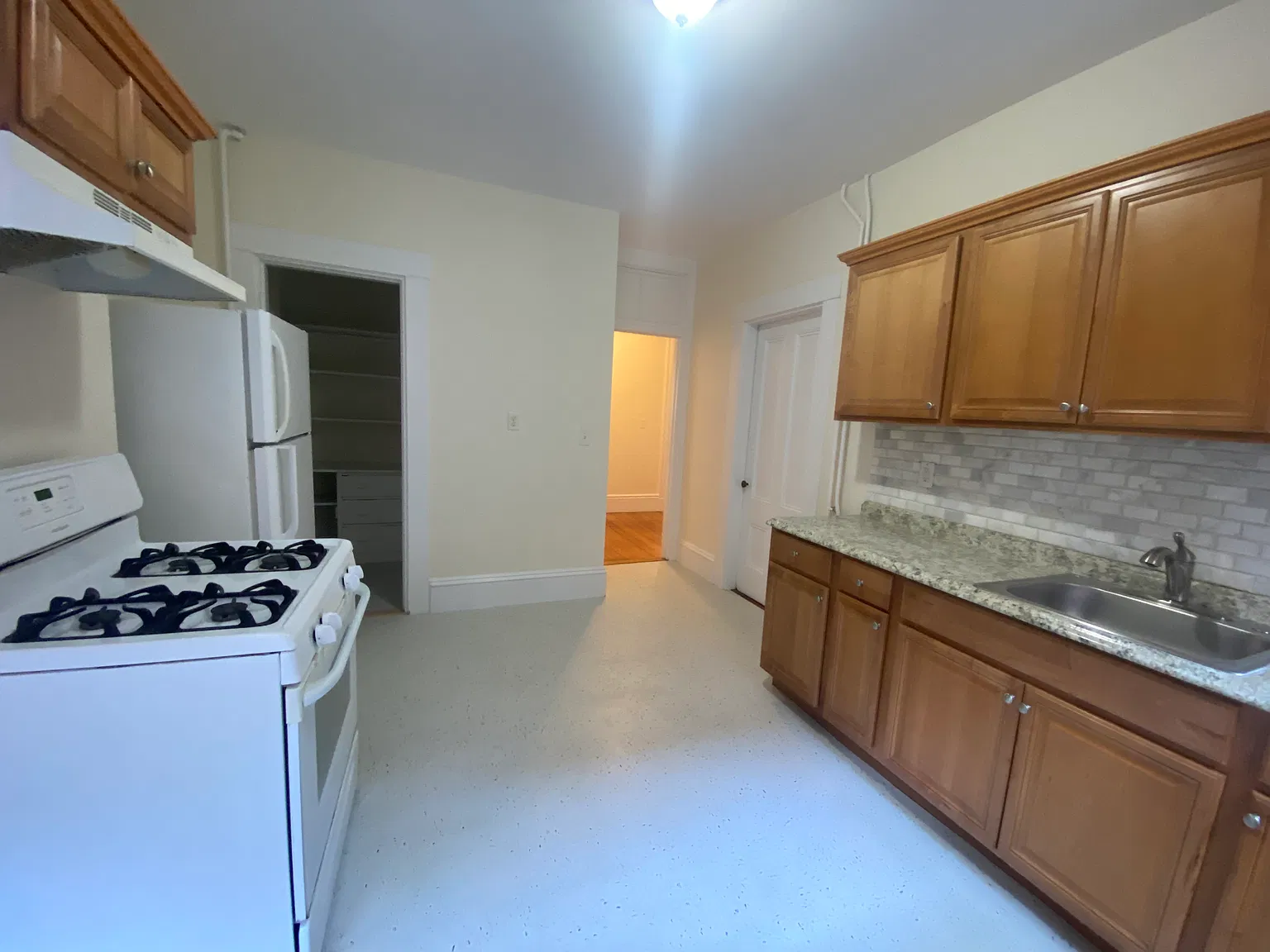 3 bed, $4,800 — Photo 3