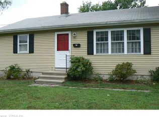 10 Hill St, Old Saybrook, CT 06475