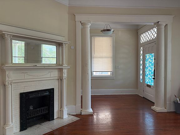 4th image of 214 W 35th St #A