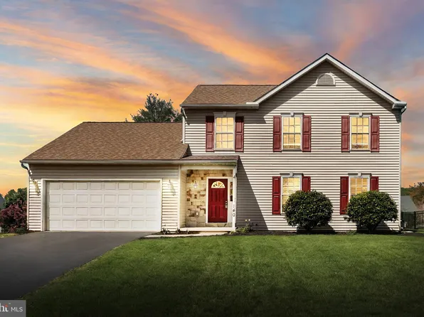 140 Olde Hickory Rd, Mount Wolf, PA 17347