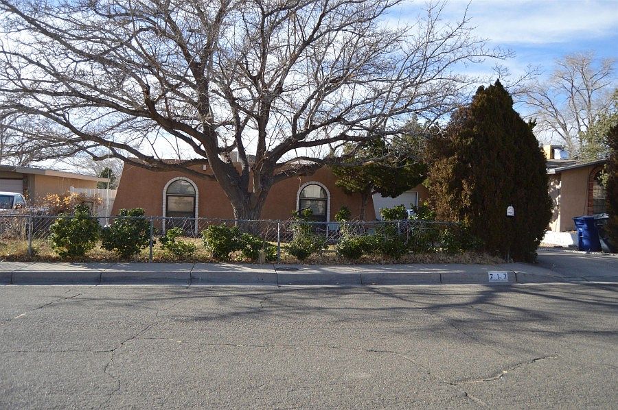 1st image of 717 La Charles Dr NE