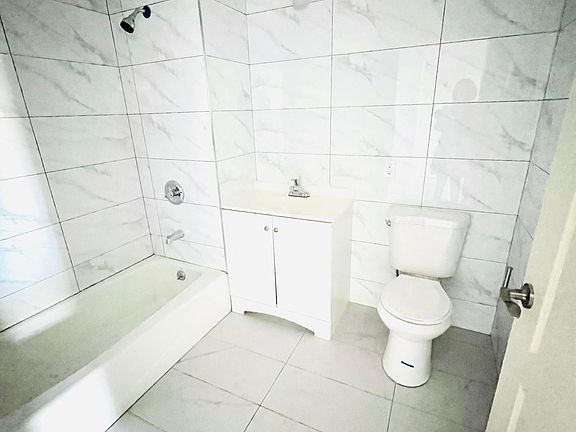 4th image of 73-00 73rd St #4B