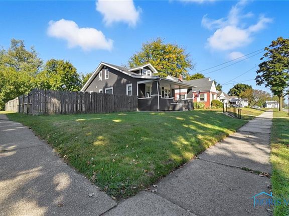 3rd image of 304 Mayberry St