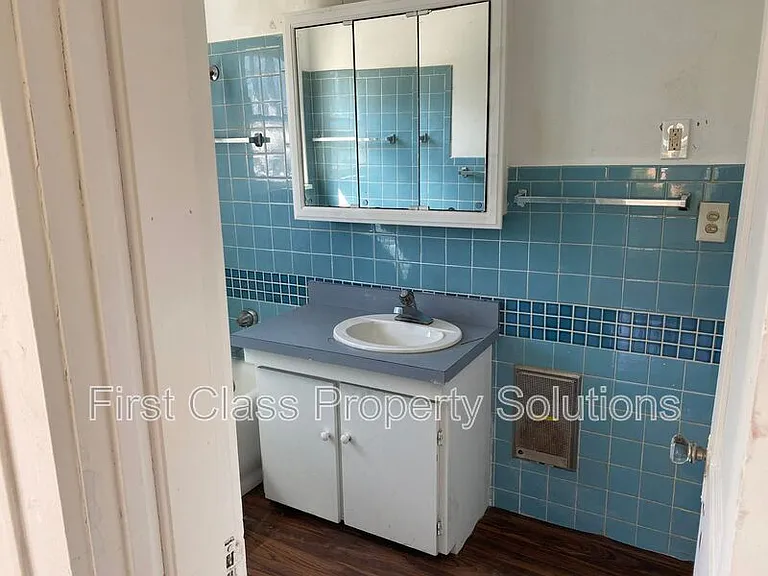 1801 N Jordan Ave — Photo 5