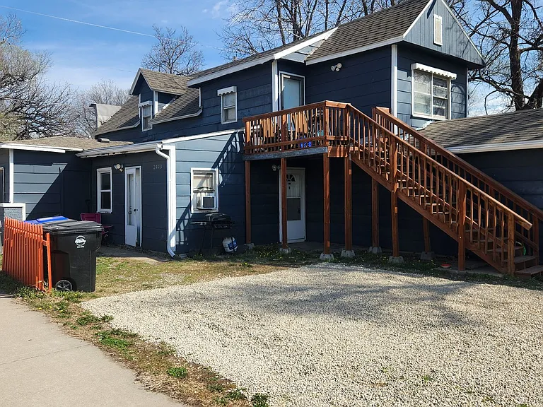 2443 SW 1st St #B — Photo 1