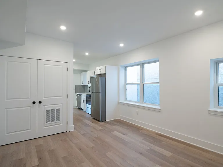 1513 W Girard Avenue — Photo 14