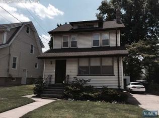 9 Hobart St, Ridgefield Park, NJ 07660