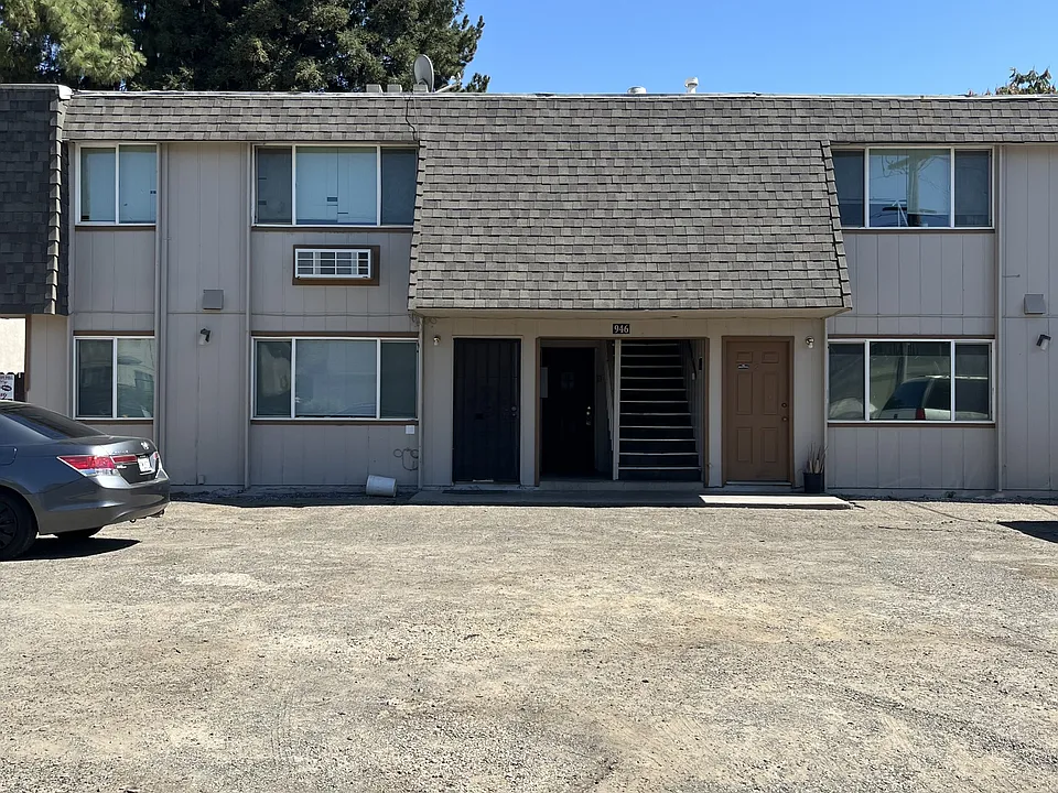946 S Barrett Rd #1