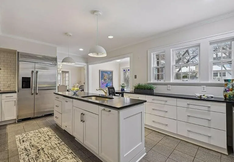 Main level - high-end kitchen