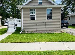 121 W 23rd Ave, Oshkosh, WI 54902