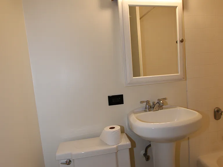 1511 Nuuanu Ave #522 — Photo 2