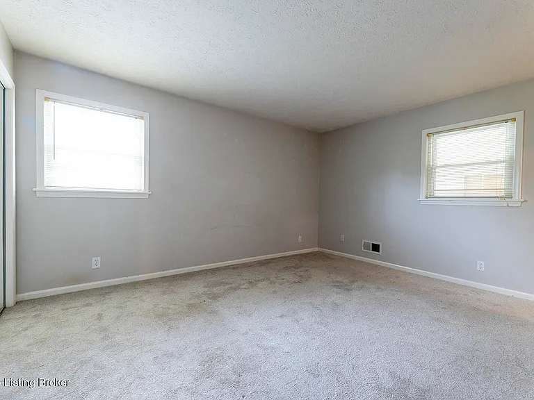2901 Creekside Dr — Photo 18