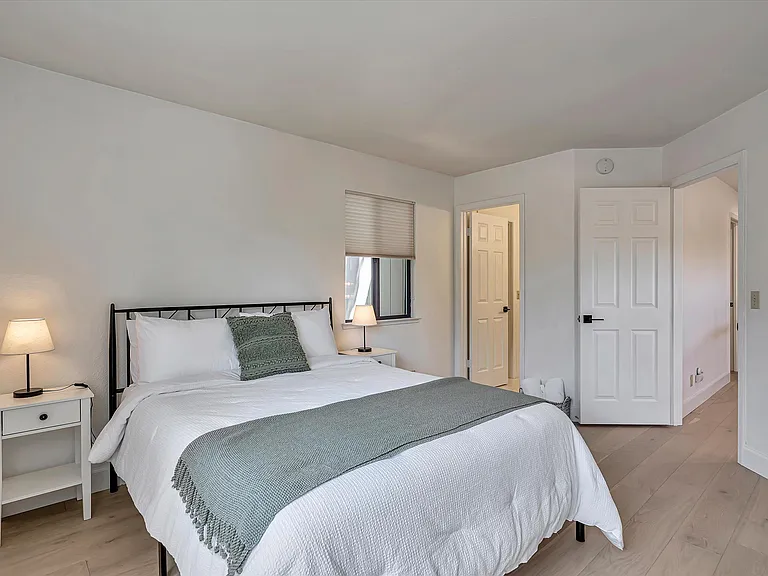 133 Madrid Way — Photo 15
