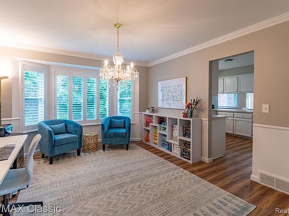 4th image of 6925 Emerald Shores Dr
