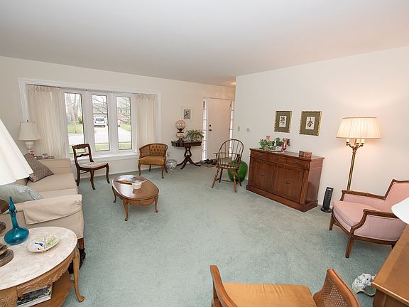 3rd image of 625 Essex St