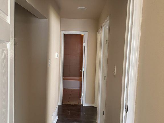4th image of 384 Stoneport Dr