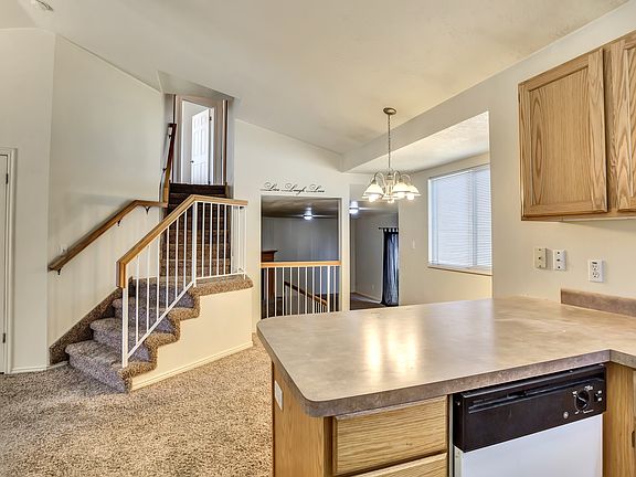 2nd image of 3124 S Ivy Dr
