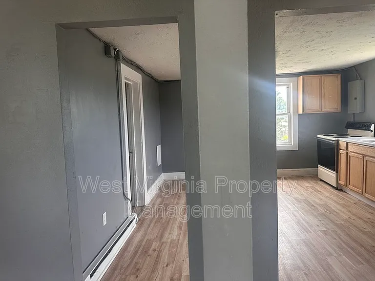 304 N 3rd St #UPPER — Photo 7