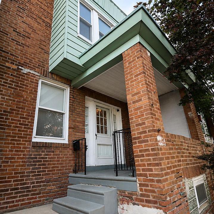 1st image of 866 Anchor St
