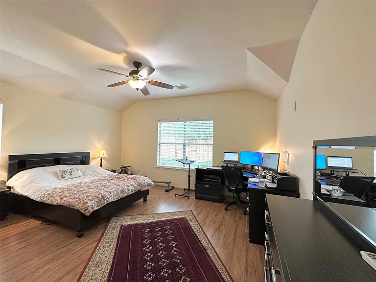 2211 Winding Hollow Dr — Photo 15